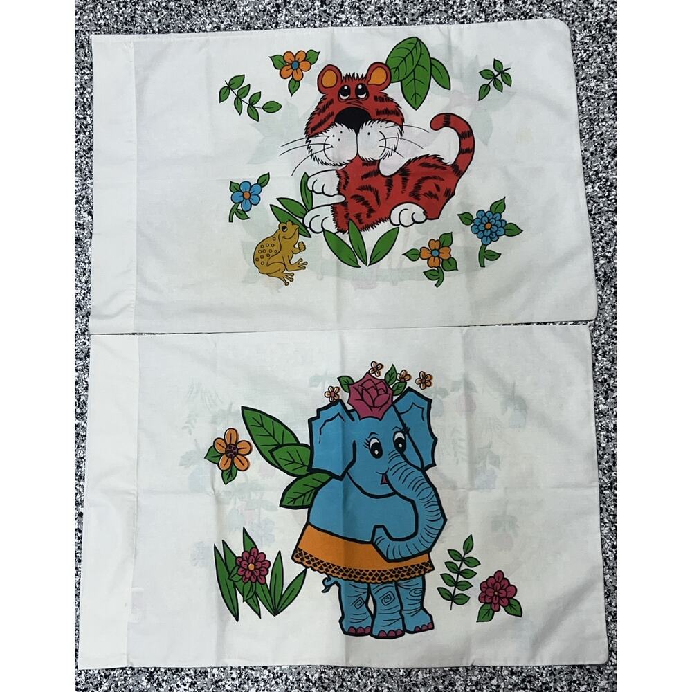 2 Vintage 70’s Cannon Monticello Pillowcases with Jungle Animal Design Standard